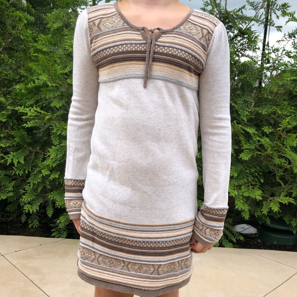 2/$25🎀Adorable Shimmery Cream Sweater Dress